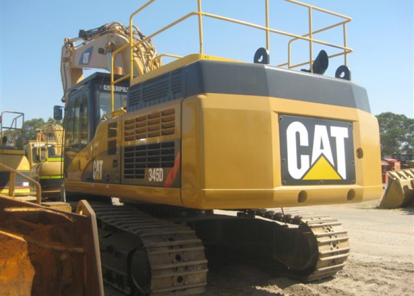 CAT 345D Excavator 2
