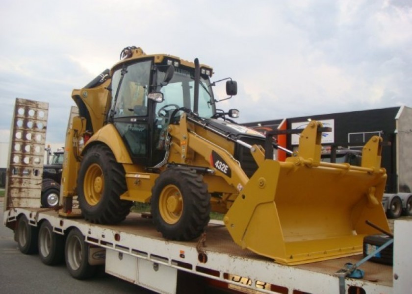 CAT 432E BACKHOE 3