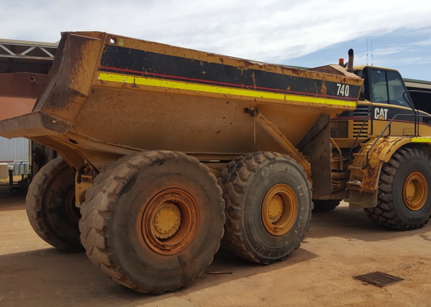 Cat 740 Dump Truck 3