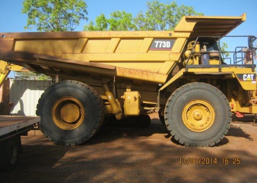 Cat 773D Dump truck 1