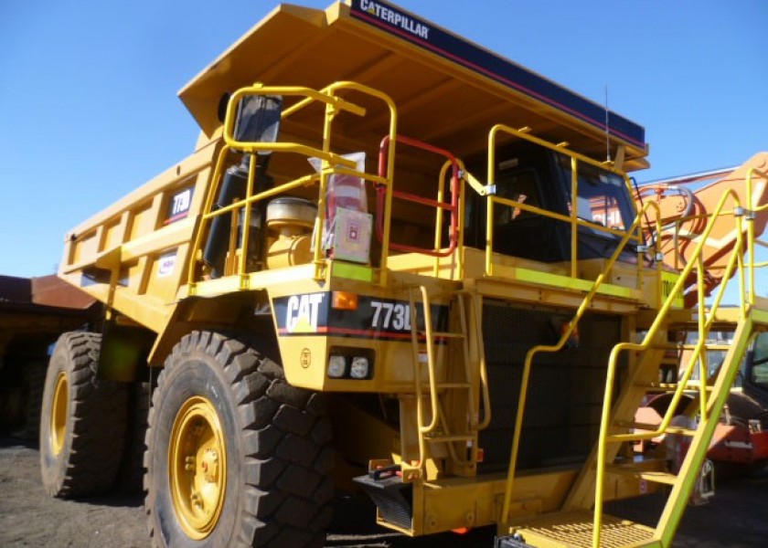 Cat 773D Rigid Dump Truck 2