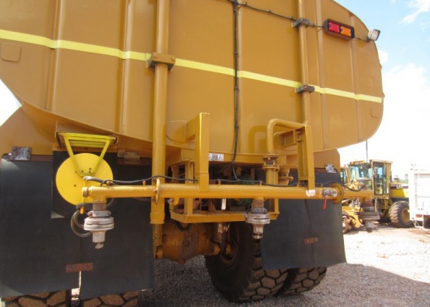 Cat 773D Rigid Water Cart 2