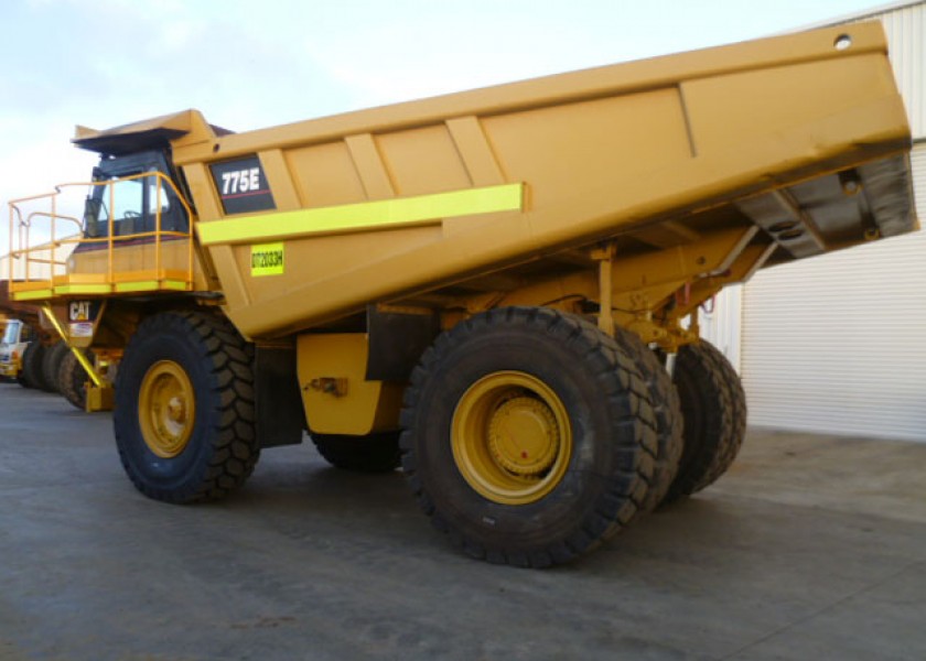 Cat 775E Rigid Dump Truck 2