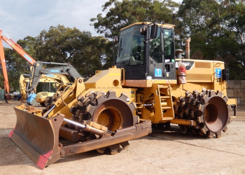 Cat 815F Series 2 Compactor 1