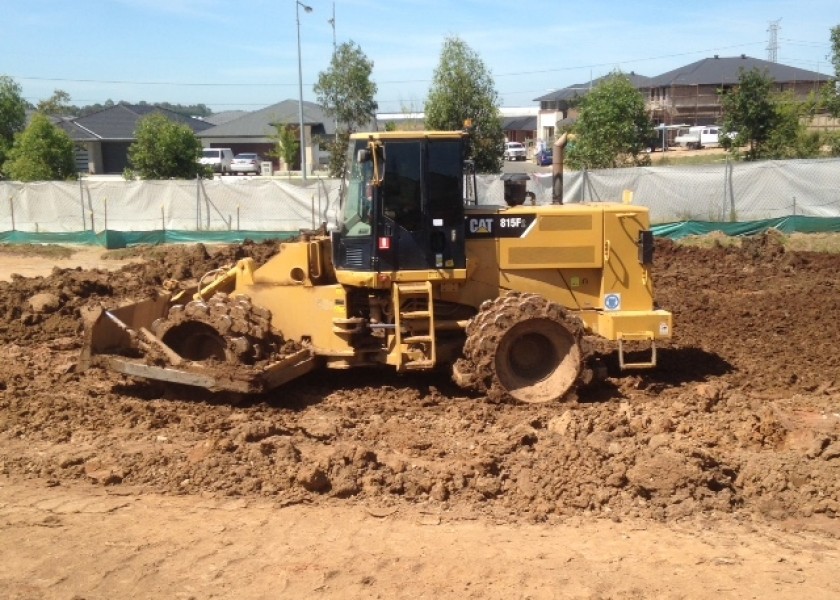 Cat 815F Soil Compactor 1