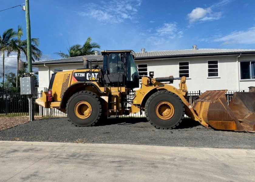 CAT 972 Loader 1