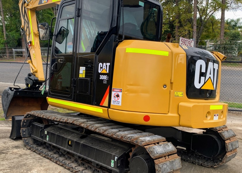 9T CAT Excavator 1