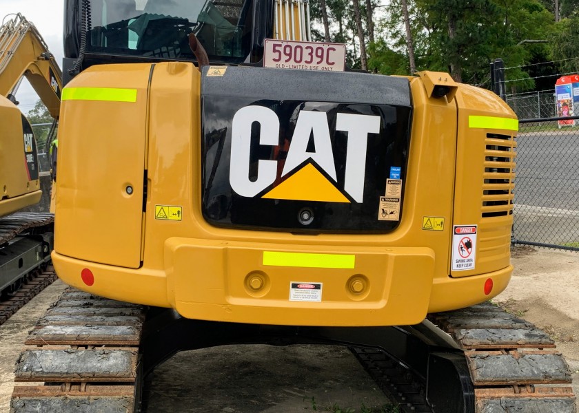 9T CAT Excavator 2