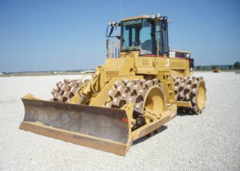 Cat Compactor 815F  1