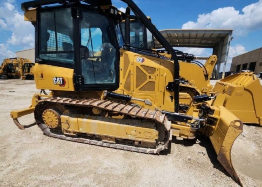 CAT D2 XL Dozer 1