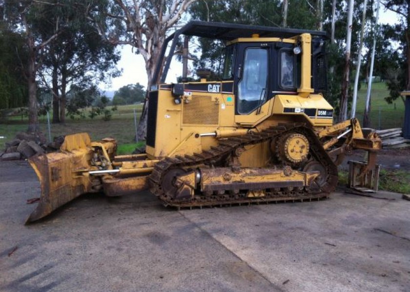 Cat D5M LGP Dozer with 6 way blade & rippers 1