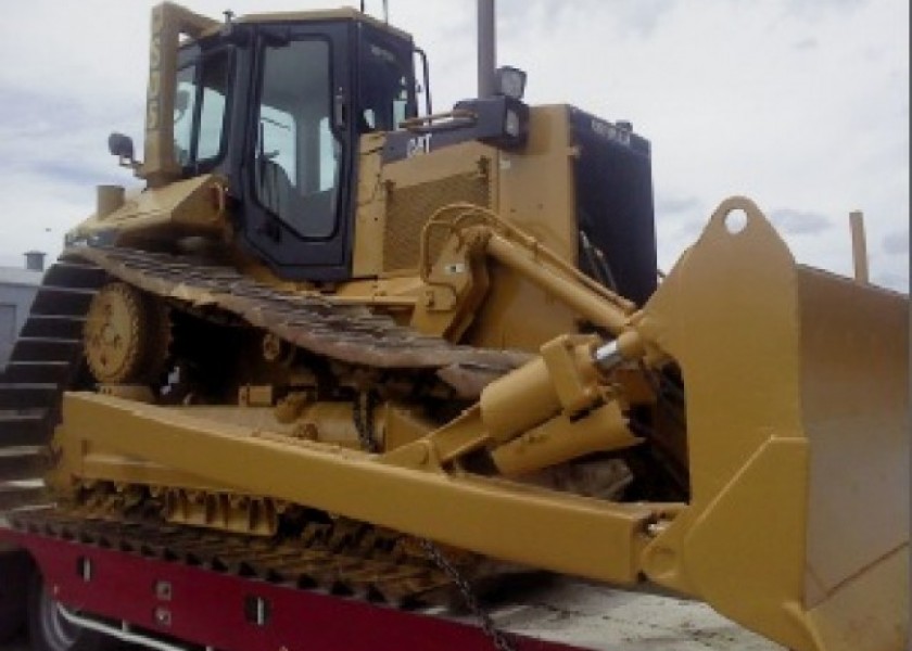 CAT D6M DOZER 1