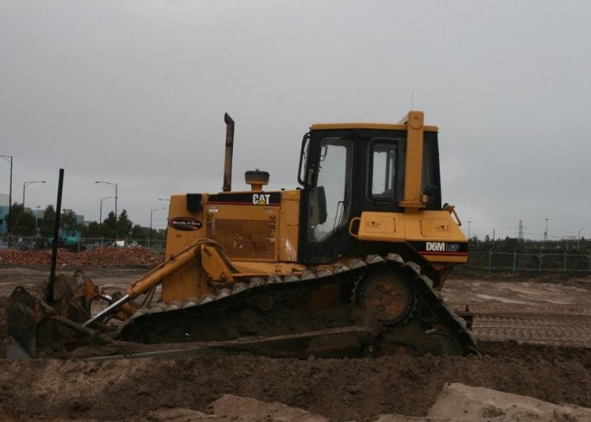 CAT D6M DOZER 2