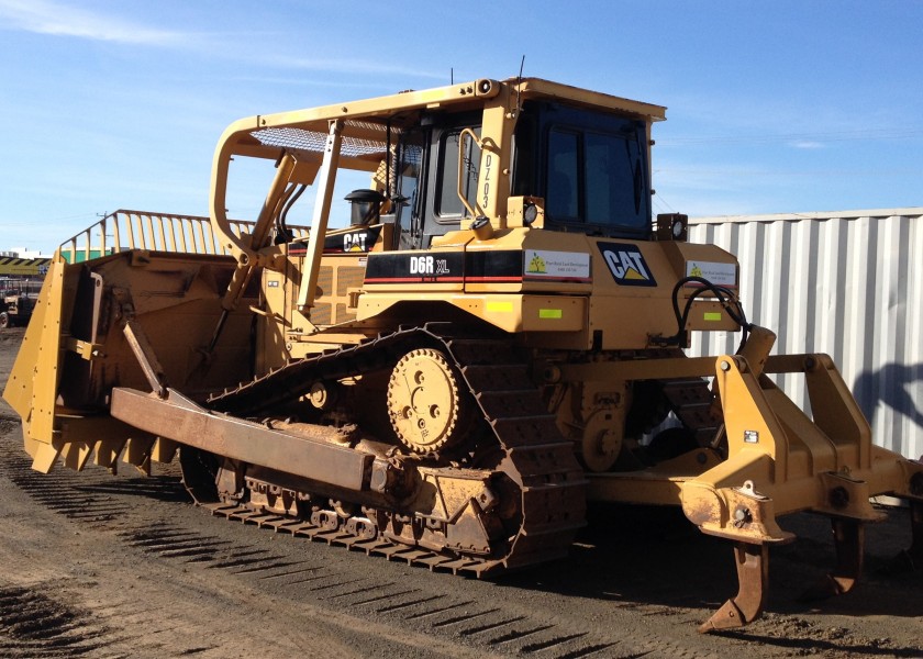 CAT D6R III Dozer 4