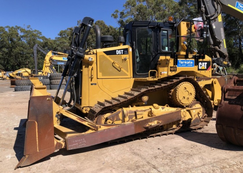 Cat D6T Dozer 1