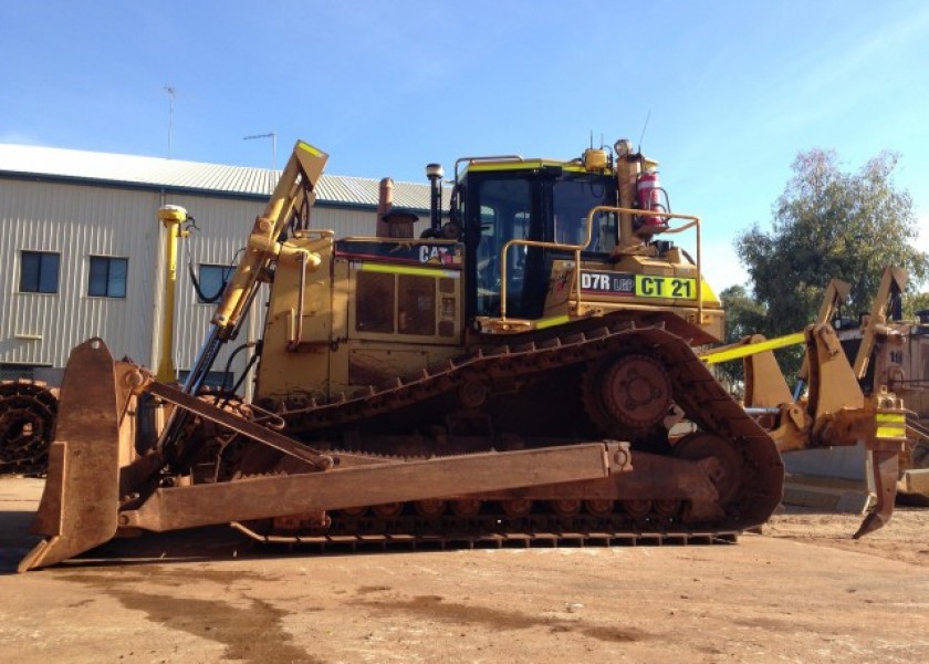 Cat D7R Dozer 1