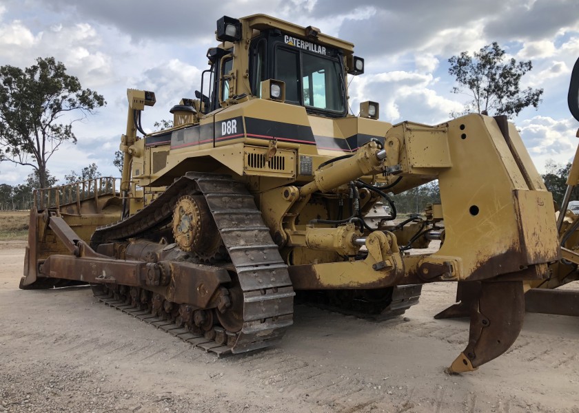 CAT D8R 4