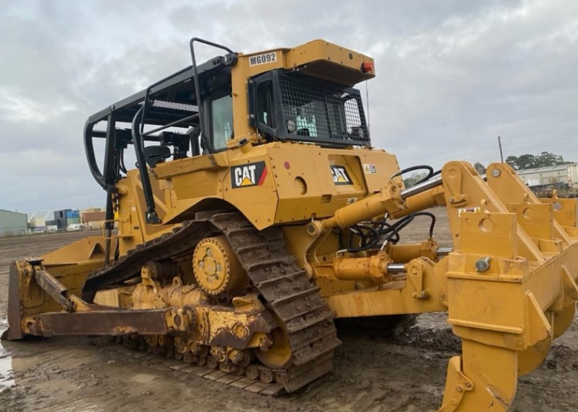 CAT D8T Bulldozer 2