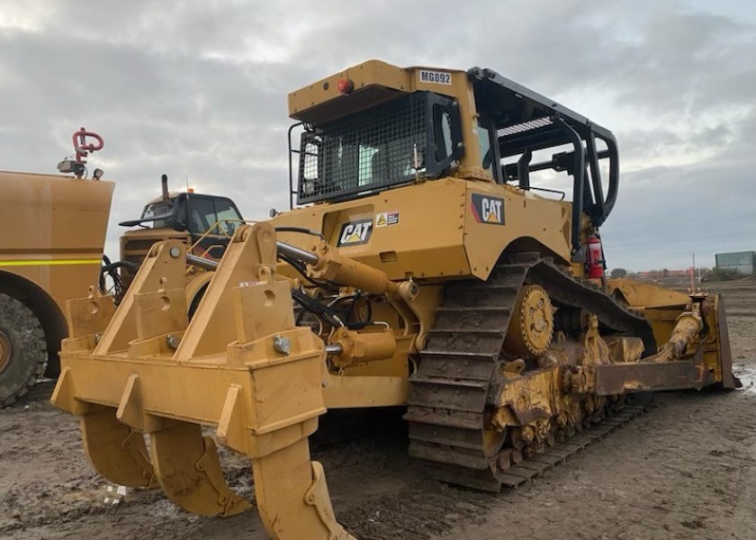 CAT D8T Bulldozer 3