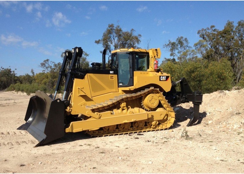 Cat D8T Dozer 1