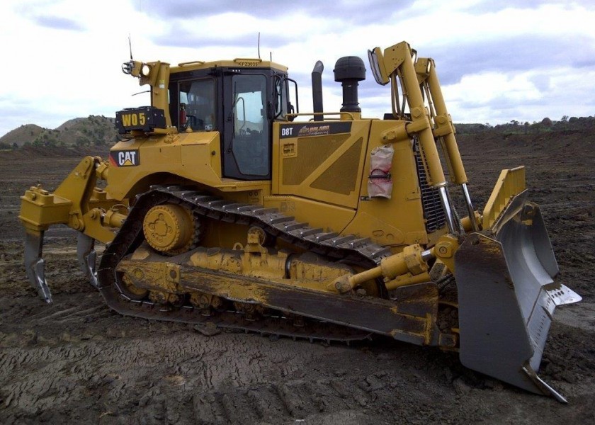 Cat D8T Dozer 1