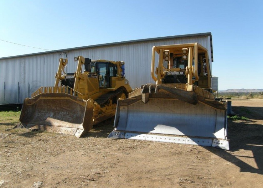 Cat D8T Dozer 2