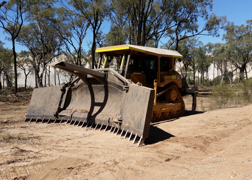 Cat D8T for hire 1