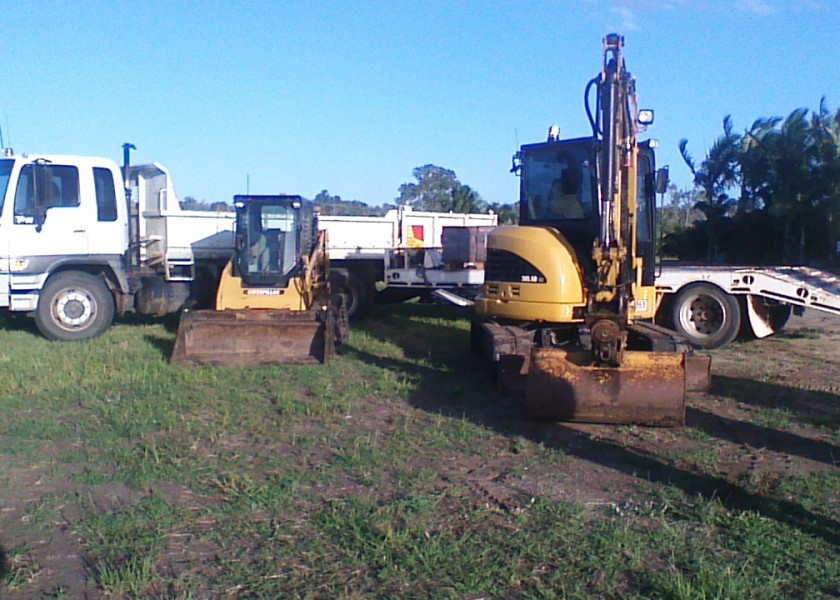 Cat skid Steer & excavator Combo 1