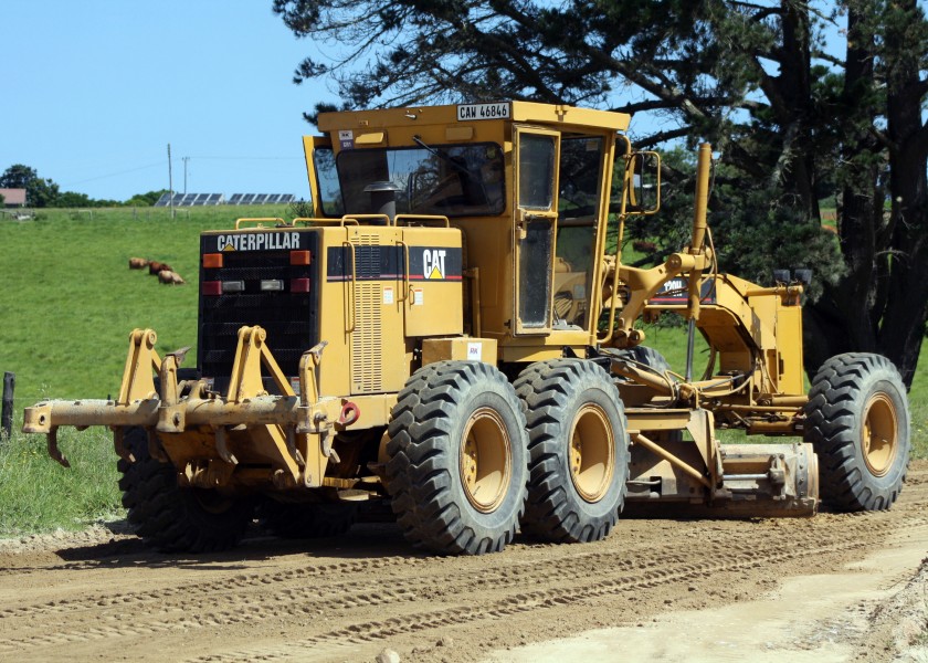 Caterpillar 120H Grader 1