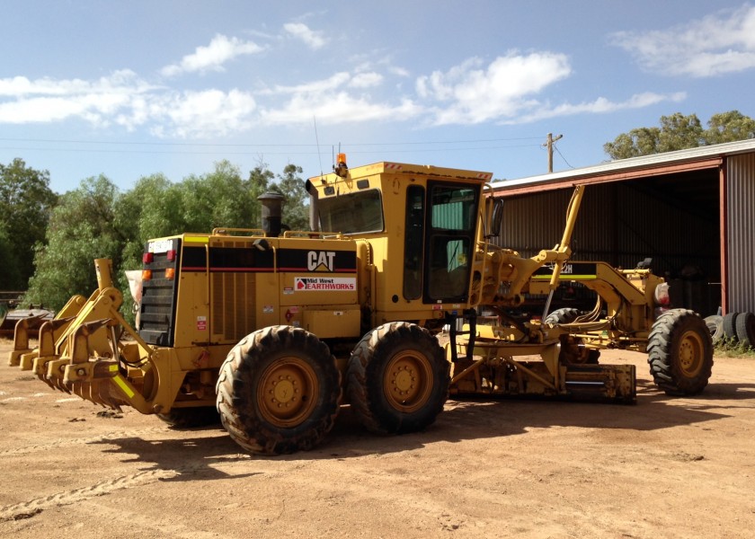 Caterpillar 12H Grader 2