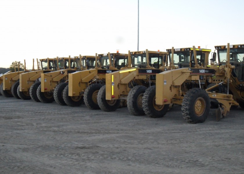 Caterpillar 140H-II Grader 1