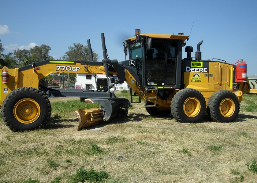 Caterpillar 140H-II Grader 5