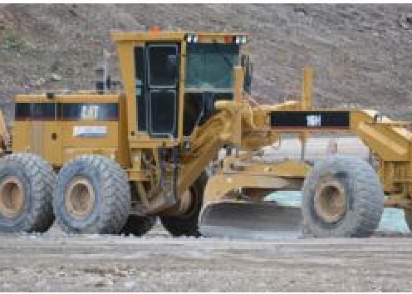 Caterpillar 16H Grader for hire 1