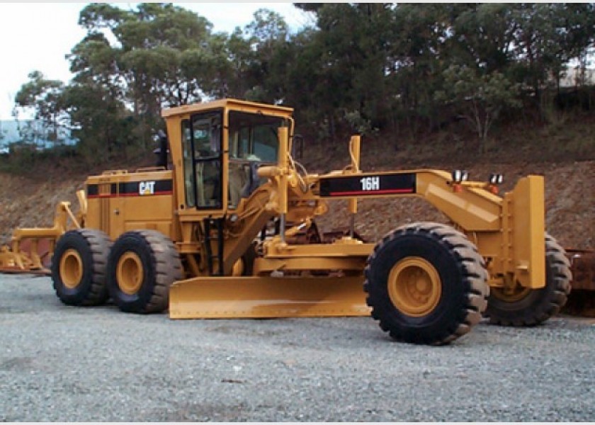 Caterpillar 16H Grader 1