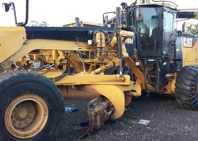 Caterpillar 16M Grader 1