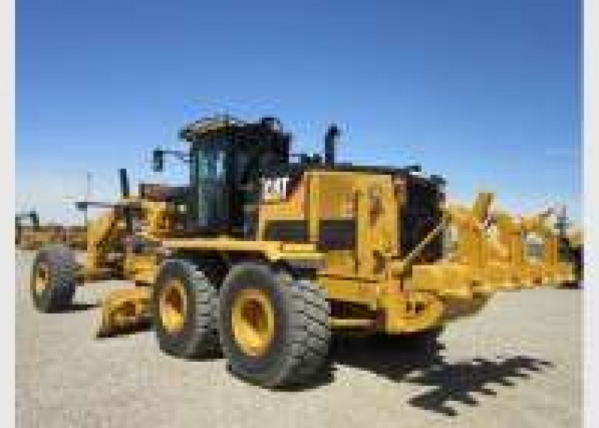 Caterpillar 16M Grader 1