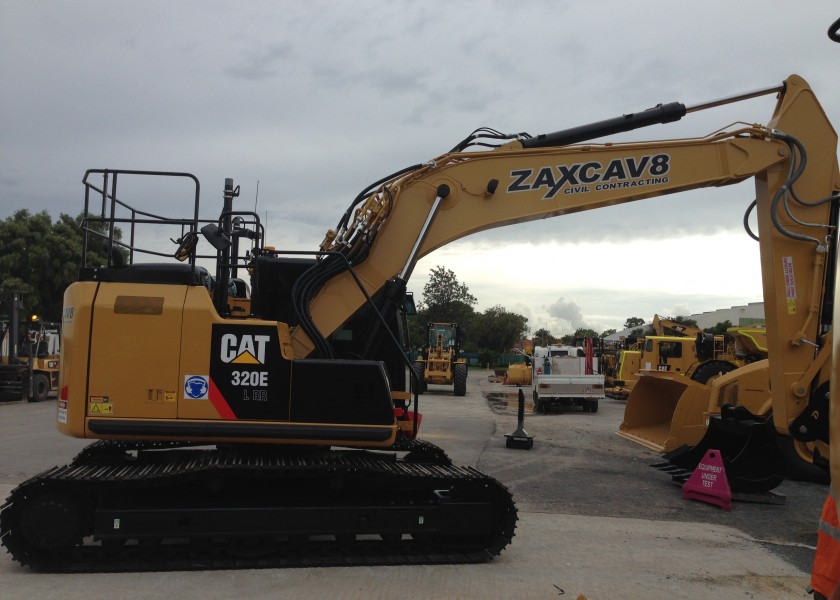 Caterpillar 20T Excavator 1