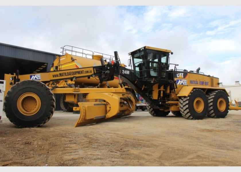 Caterpillar 24-M Grader 2