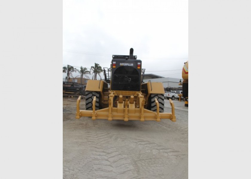 Caterpillar 24-M Grader 3