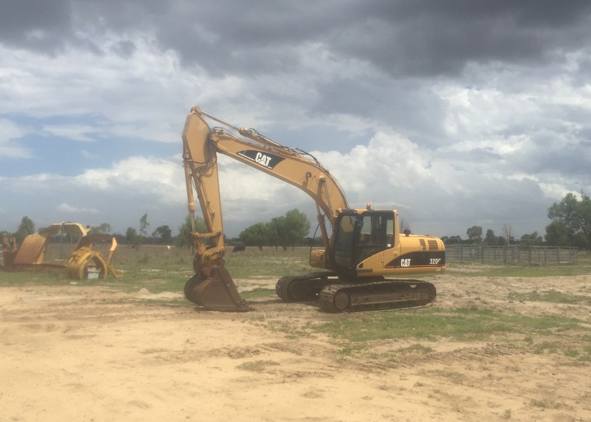 Caterpillar 320C Excavator 2