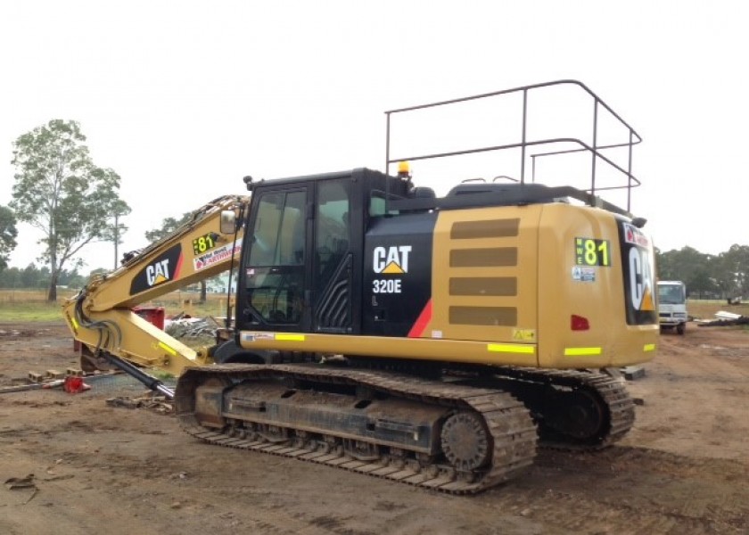 Caterpillar 320EL Excavator 2