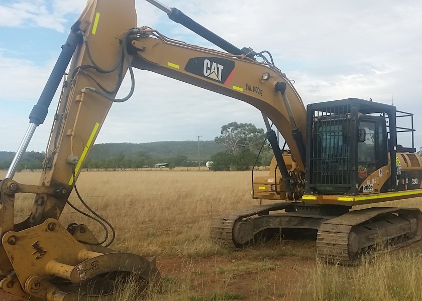 24T Caterpillar 324DL Excavator 1