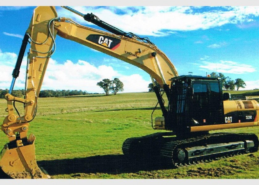 Caterpillar 329 Excavator 1