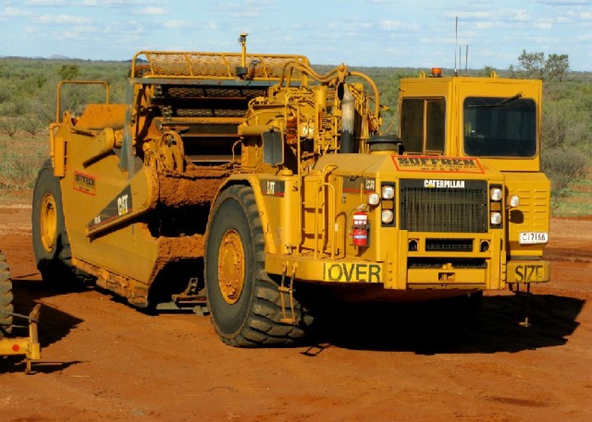 Caterpillar 623G Scraper 1