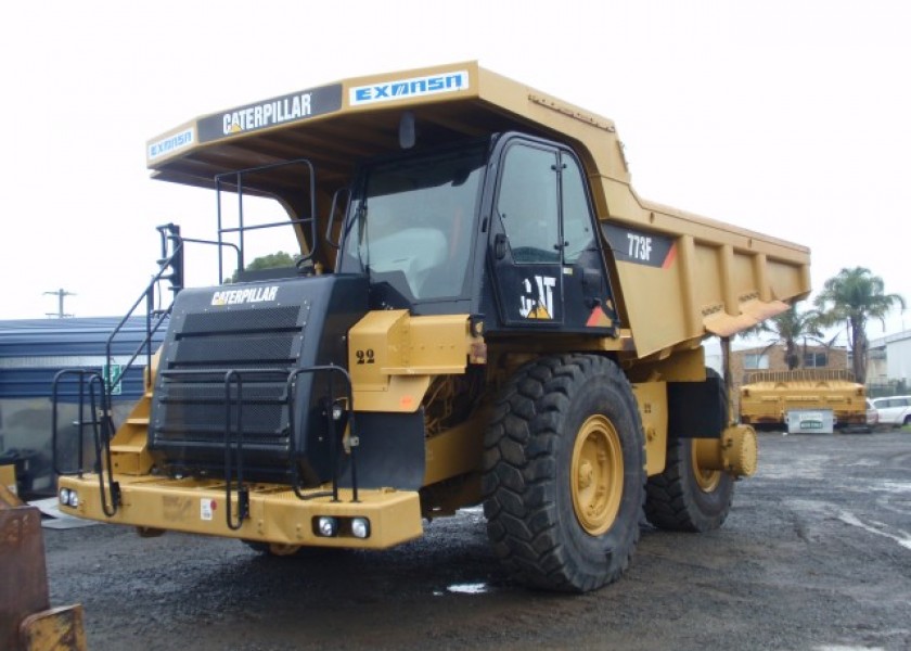 Caterpillar 773-F Dump Truck 3