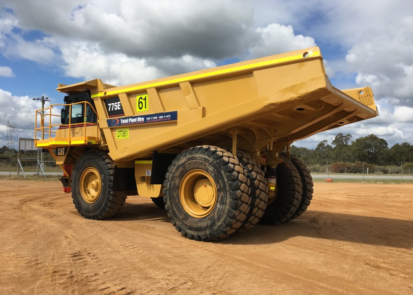 Caterpillar 775E Dump Truck 3