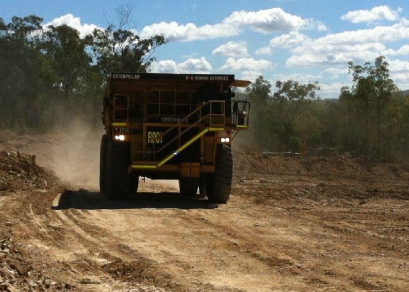 Caterpillar 777 Dump Trucks 1