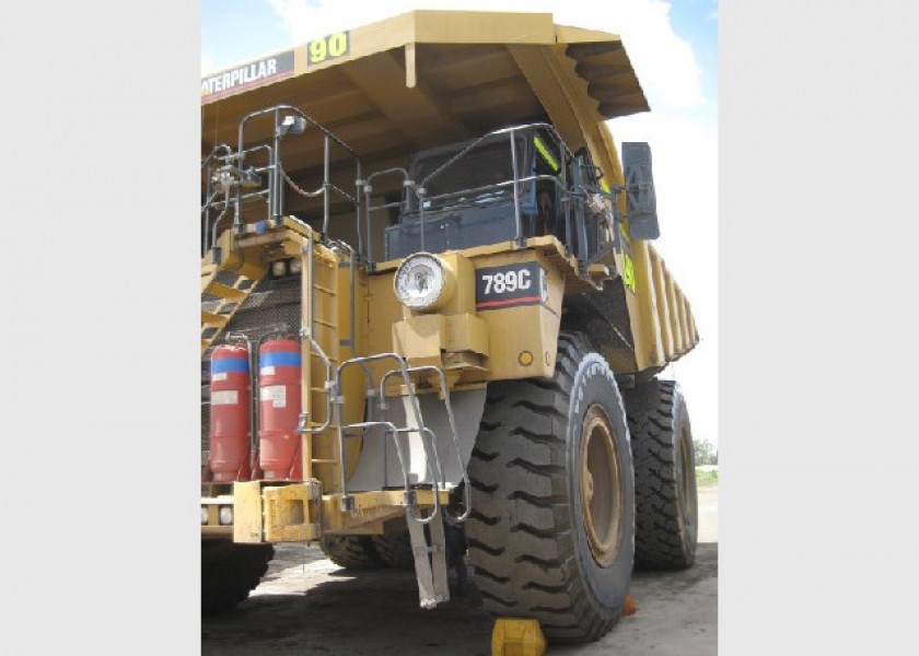 Caterpillar 789C Dump Truck 1