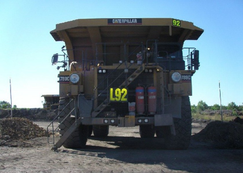 Caterpillar 789C Dump Truck 1