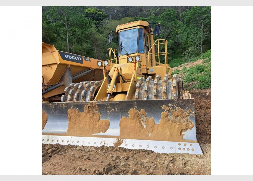 Caterpillar 825C/H Compactors 1